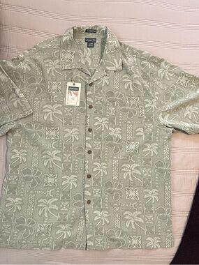 St. John's Bay Men's Sage Green Hawaiian Button-Down Shirt Silk New